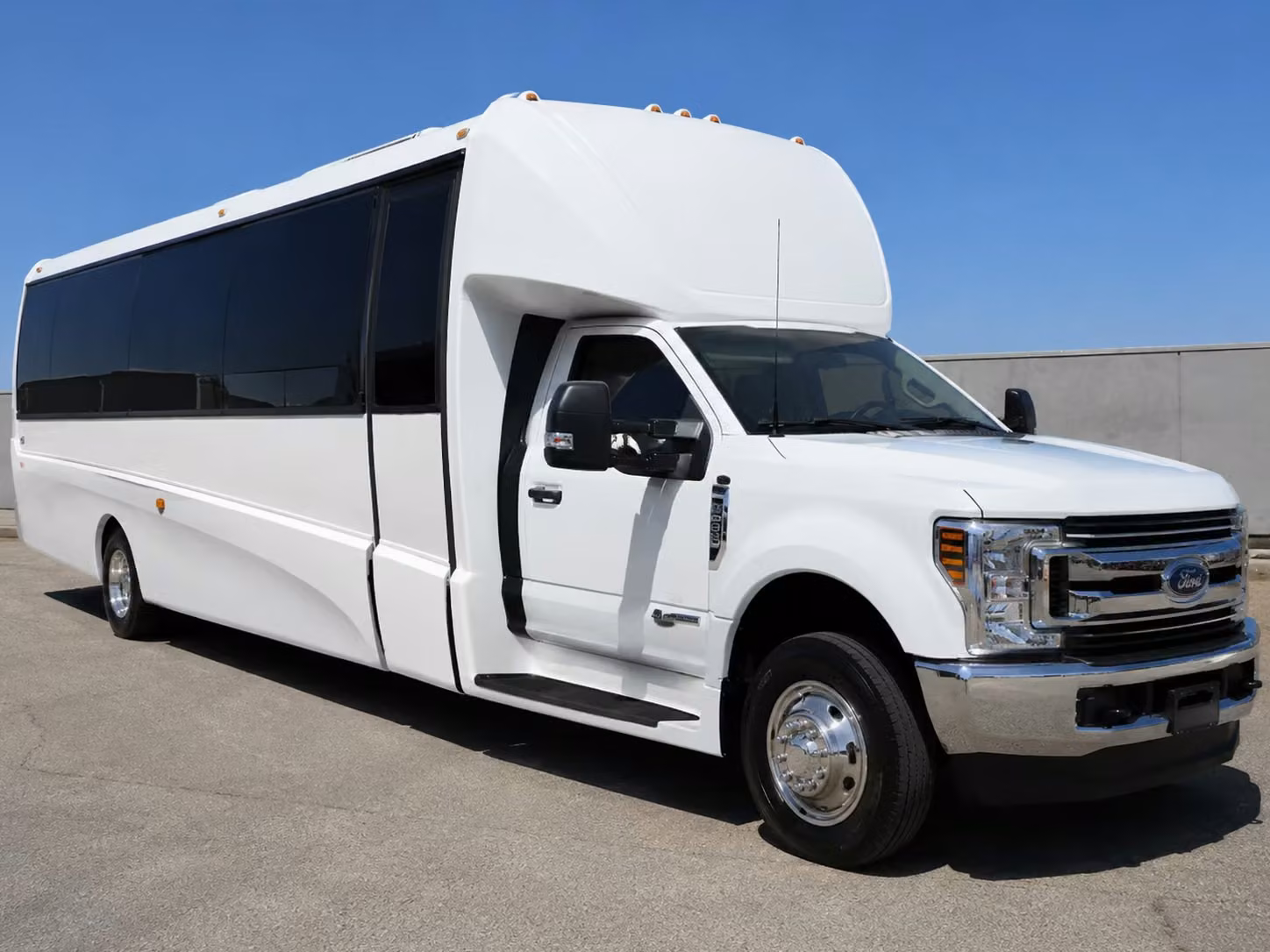 15 passenger minibus